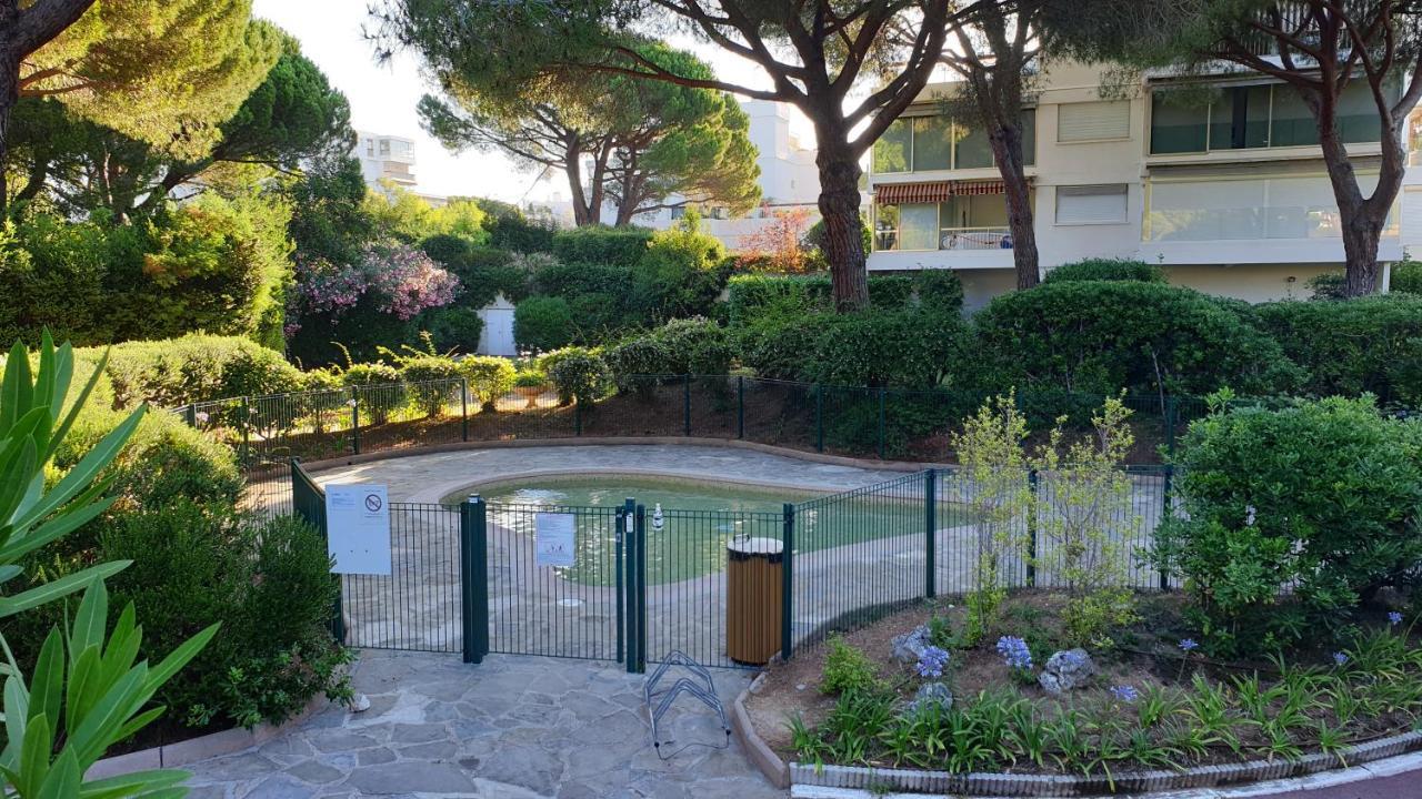 Garden And Beach Sea View Apartment Cannes Mandelieu Exteriör bild